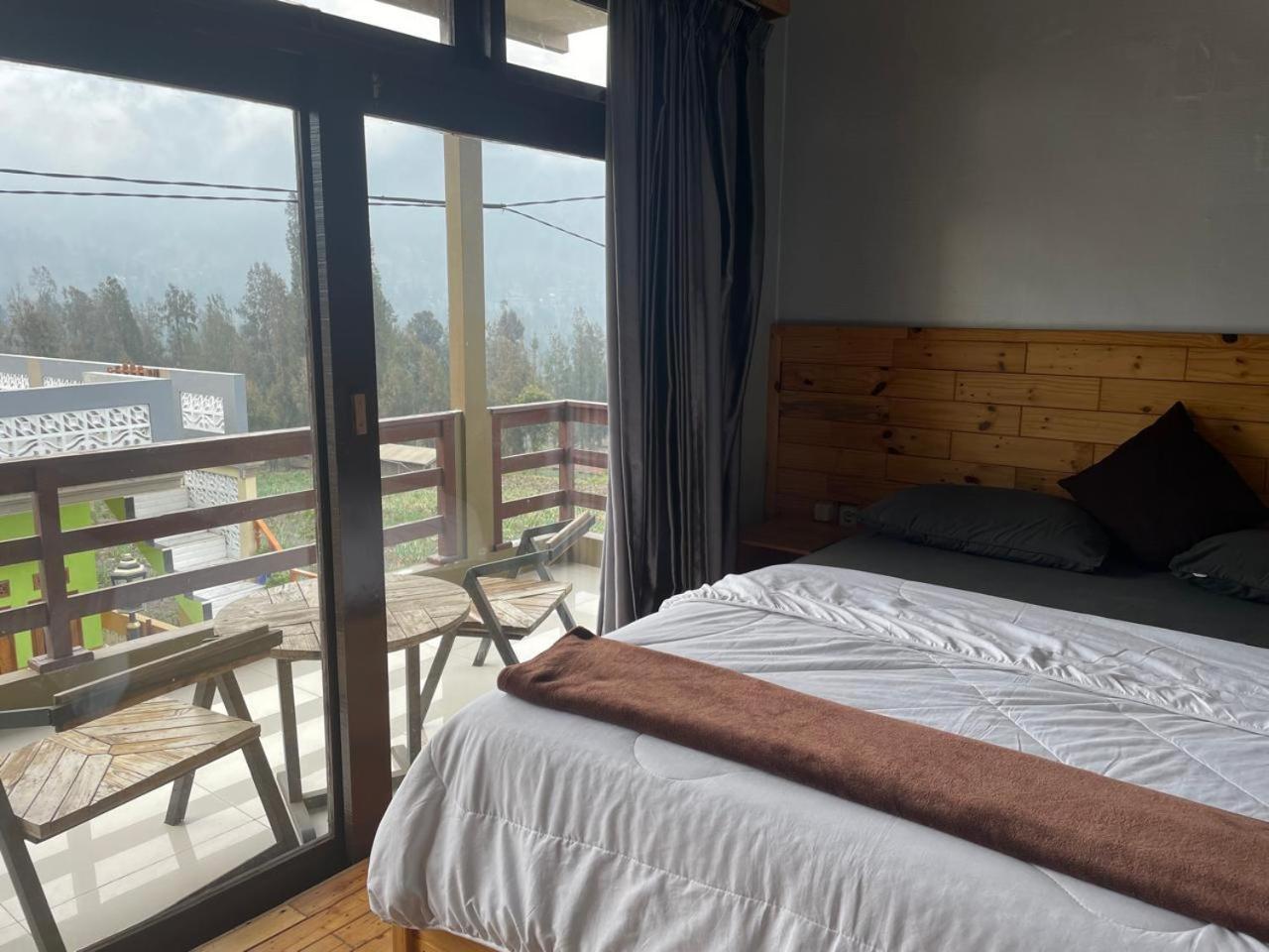 Bromo Semesta Guesthouse Probolinggo Exterior foto