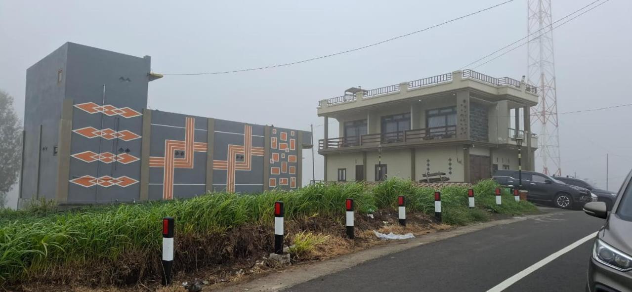Bromo Semesta Guesthouse Probolinggo Exterior foto