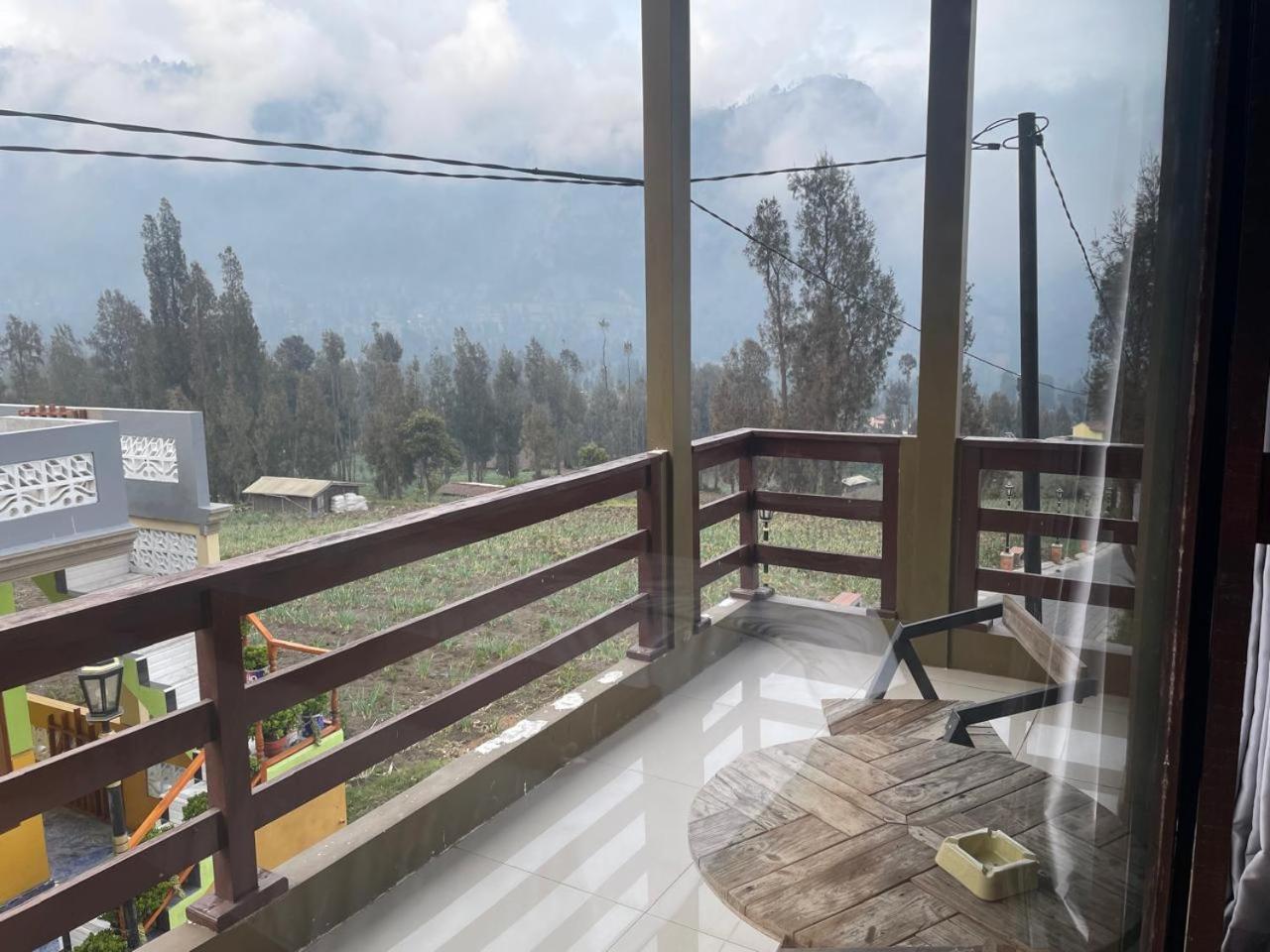 Bromo Semesta Guesthouse Probolinggo Exterior foto